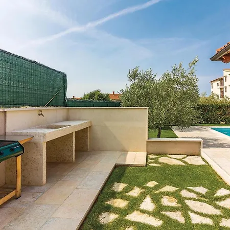 Holiday home Luxurious In With Sauna Vodnjan