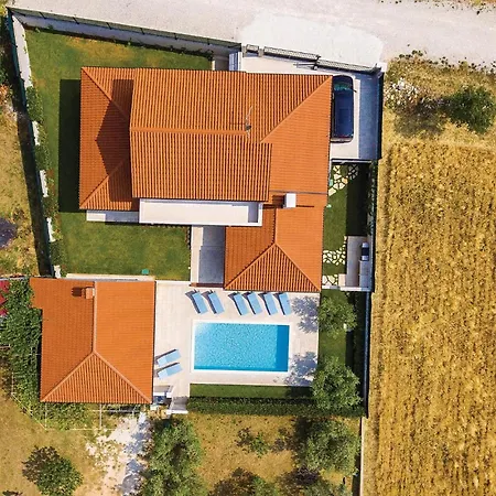 Luxurious In With Sauna Vodnjan