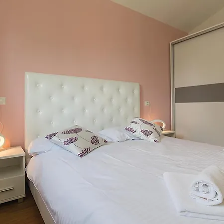 Holiday home Luxurious In With Sauna Vodnjan