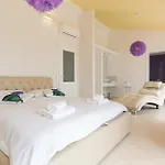 펜션 Luxurious In With Sauna *